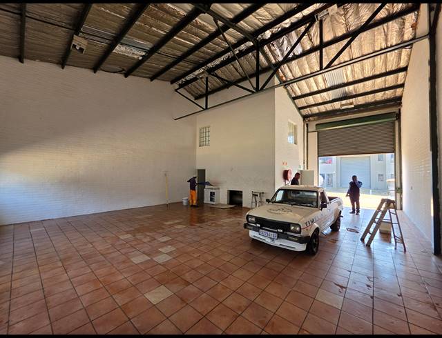 232M² MINI FACTORY TO LET IN KYA SANDS